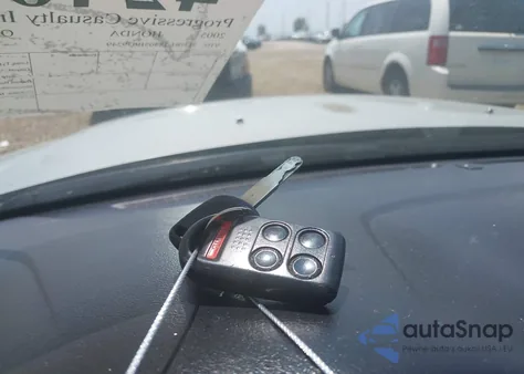 2005 Honda Odyssey Ex z USA, uszkodzony, nr VIN 5FNRL38405B039249